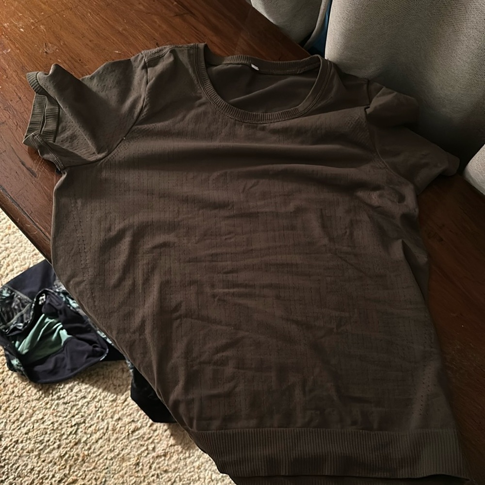 Athela tee